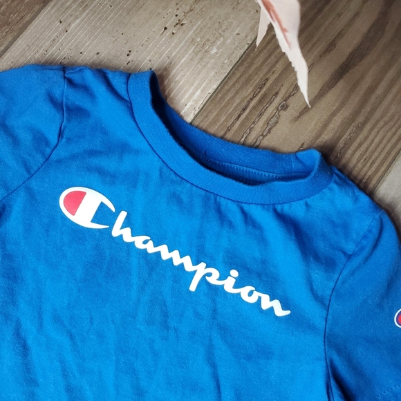 Champion Blue White and Red Graphic Logo Crewneck T-Shirt Baby Boy Size 18m EUC - Picture 5 of 7